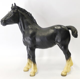 Breyer Traditional (1:9) 410384 - Clydesdale Foal (Pic shows the actual horse)*