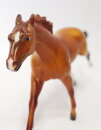 Breyer Stablemate (1:32) 5500 - Throughbred  (picture shows the actual horse)