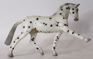 Breyer Stablemate (1:32) 781154 - Knabstrupper (Bild zeigt das aktuelle Pferd)